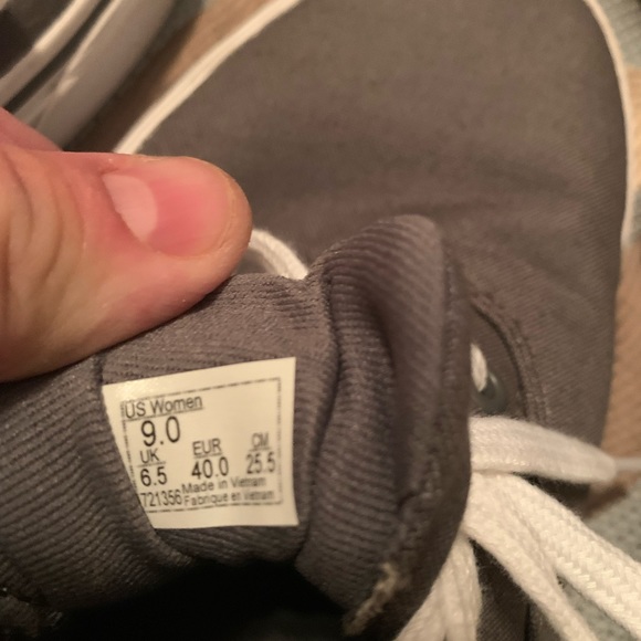 Vans - Picture 5 of 5